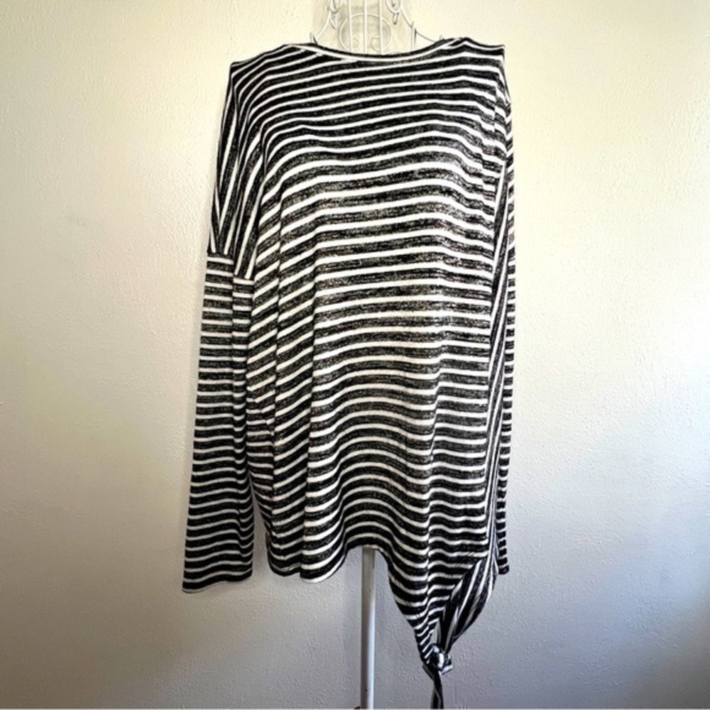 Ana black & white striped long-sleeved top w/tie at waist, Sz L. Preowned. EUC.